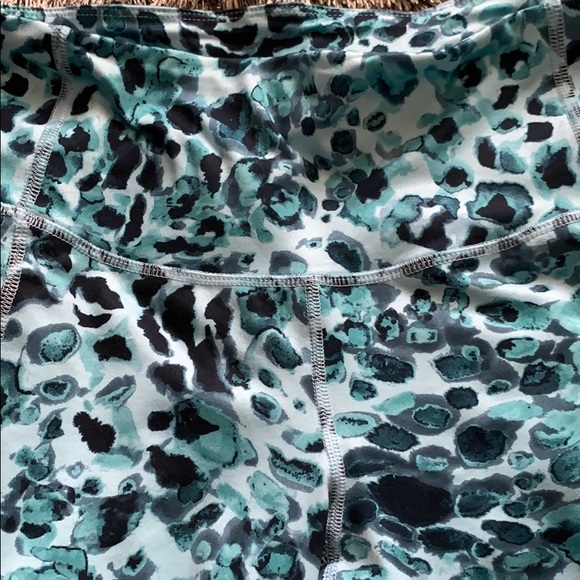 Cropped Leggings - Picture 2 of 4